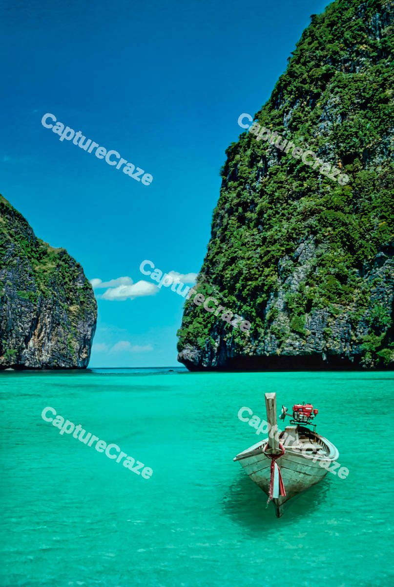 Long tail boat on the beautiful sea